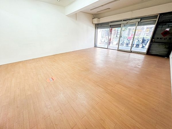 比漾廣場【黃金店面】可營登★隔間可議