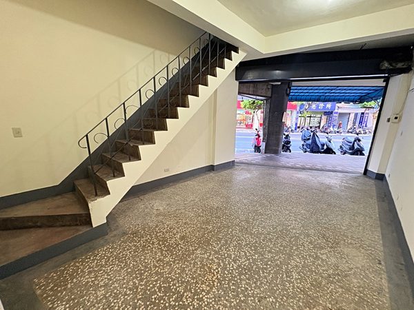 近捷運頂溪【黃金店面】報稅另計★雙層使用★有人潮