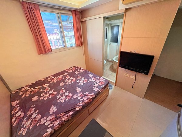 捷運新店2分【超值租案】近商圈★衛浴開窗★小資首選
