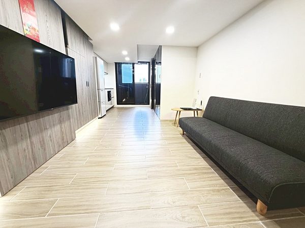 捷運忠孝復興30秒【優質租案】警衛管理★有陽台★採光優