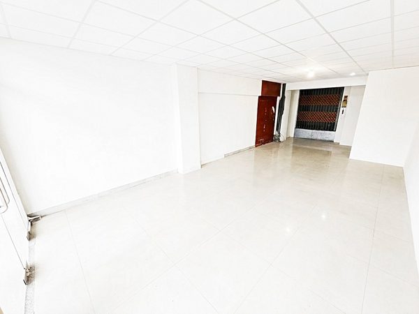 捷運丹鳳1分【黃金店面】車位洽★可營登