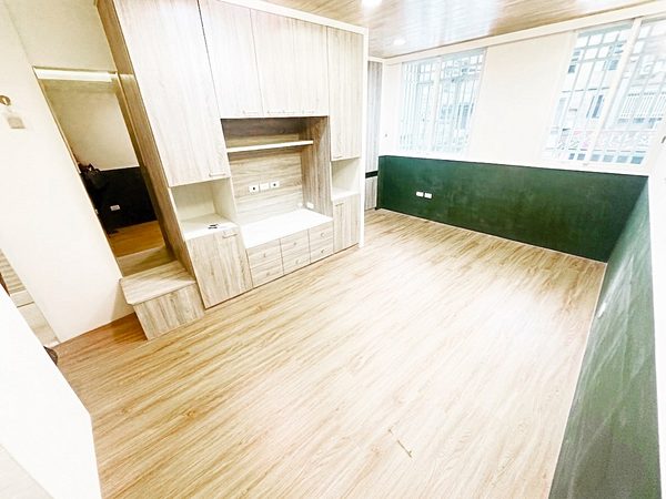 捷運新店2分【黃金店面】工作室★大面採光★能仁家商