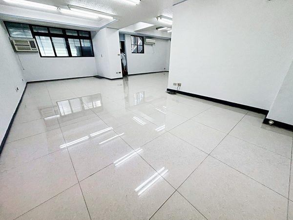 捷運松江南京5分【電梯辦公】可營登★報稅洽★警衛管理
