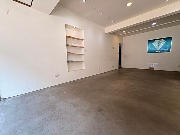 捷運後山埤【黃金店面】臨馬路★流理台★台電帳單