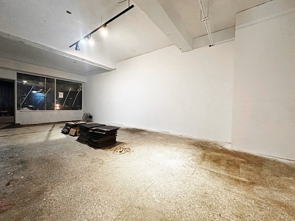 捷運新埔民生3分【黃金店面】可報稅★有人潮★新埔國小