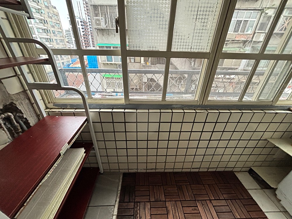 近捷運小巨蛋【優質2房1廳】可養貓★有警衛★陽台(第9張)