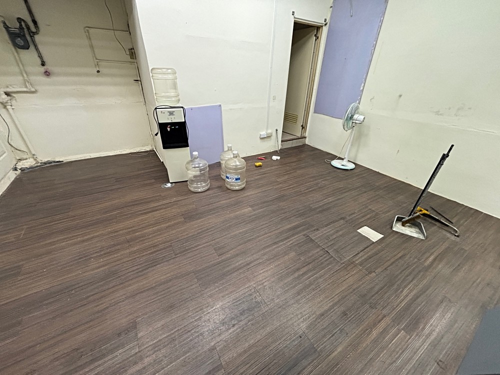 捷運三重國小5分【黃金店面】可營登★有人潮★面馬路（第3張）