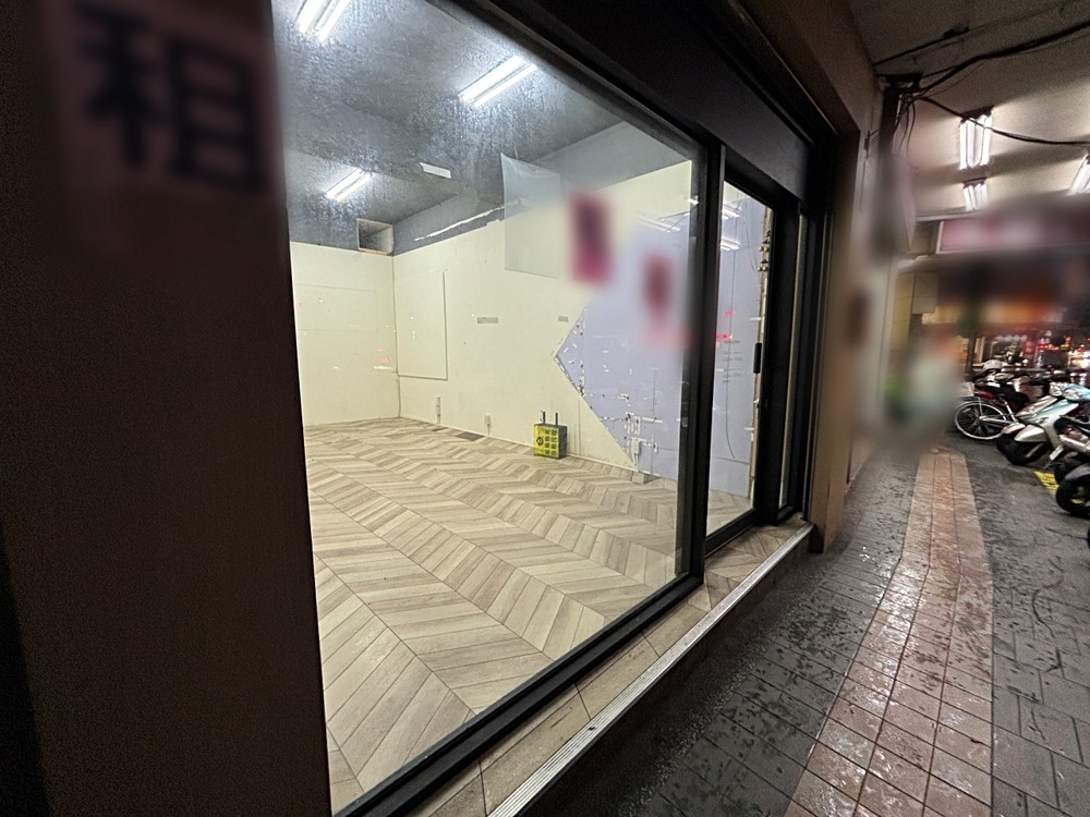 捷運三重國小5分【黃金店面】可營登★有人潮★面馬路（第8張）