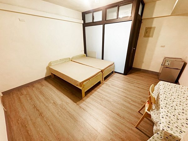捷運南勢角3分【超值租案】大空間★獨洗衣機★女性專屬