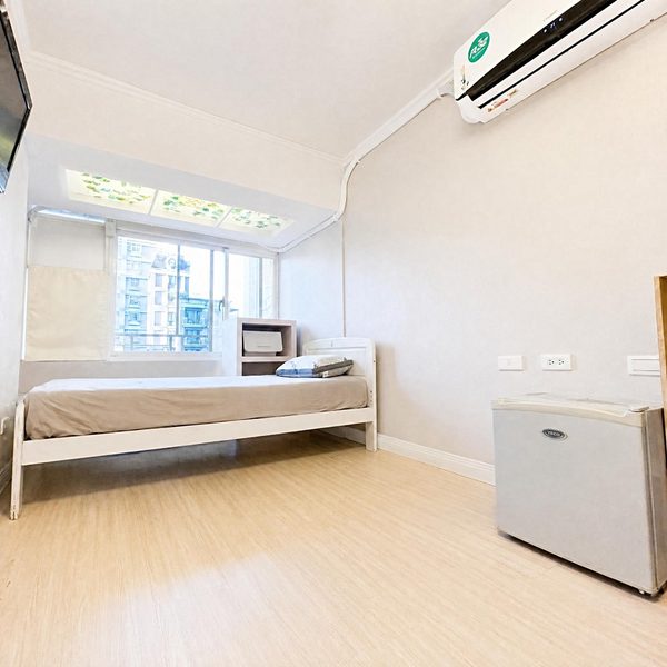 捷運文德2分【超值租案】女性專屬★變頻冷氣★大面採光
