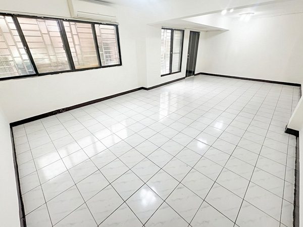 近捷運南勢角【優質4房3衛】可寵★樓中樓★有警衛