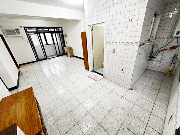 近輕軌新和國小【超值5房2衛】補助入籍洽★雙層出租★可養寵