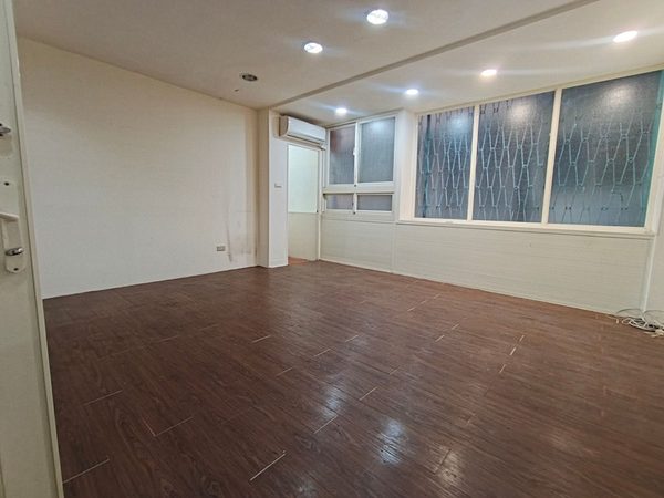 捷運唭哩岸【超值辦公】可報稅★免爬高★近商圈