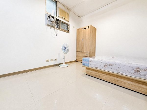 捷運劍潭【超值租案】免爬梯★對外窗★小資首選