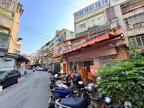 近捷運景安【黃金店面】報稅洽★可輕食