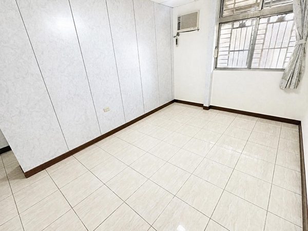 捷運大坪林4分【超值2房2廳】附冷氣★房皆有窗★全新裝修