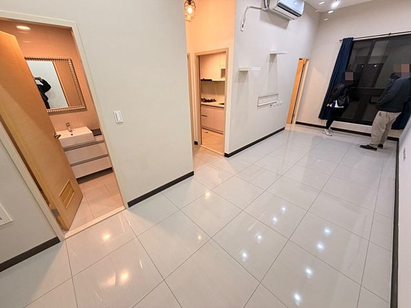 榮富國小【電梯2房2廳】補助入籍★飯店管理★房皆有窗