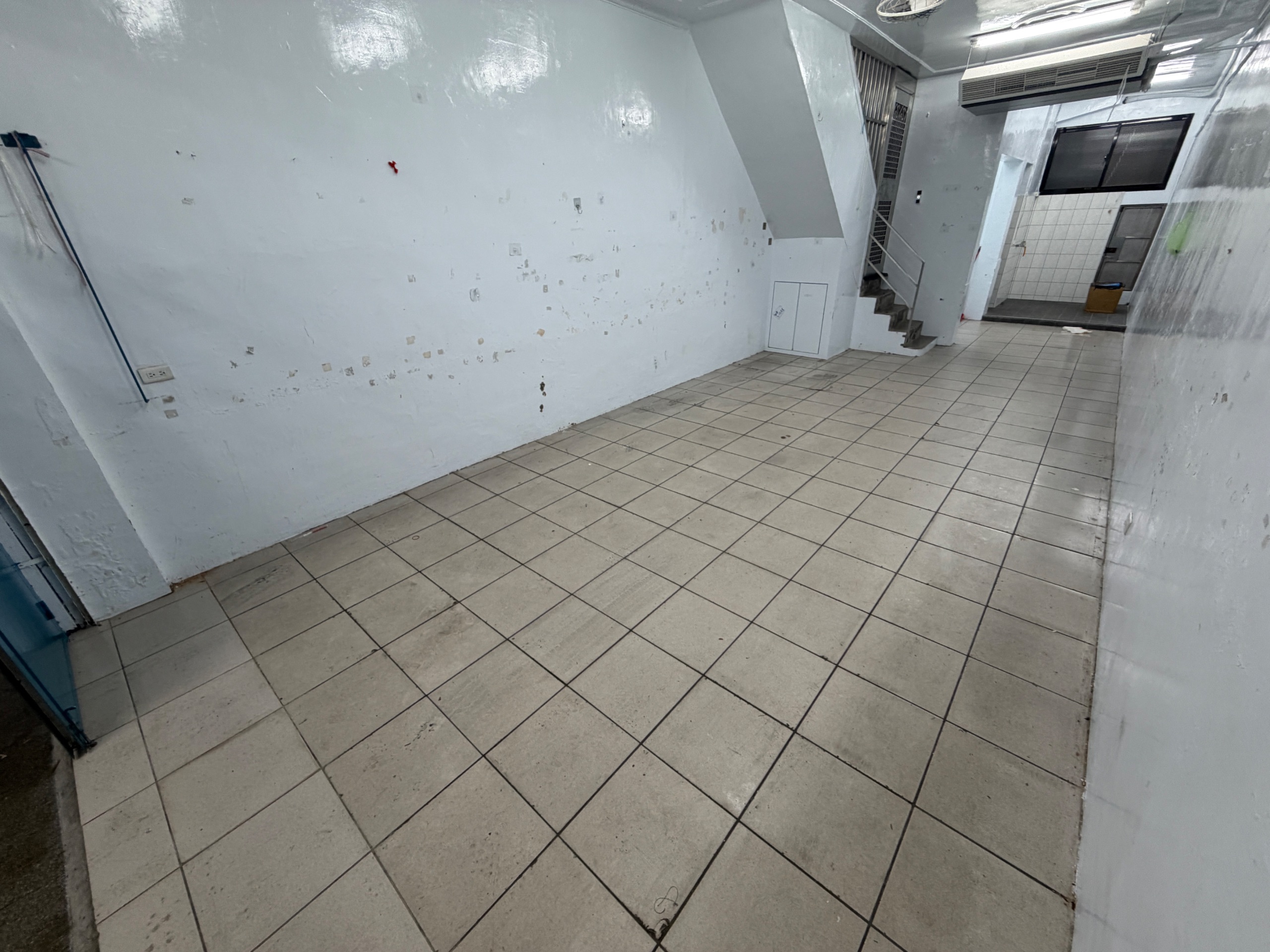 近捷運台北小巨蛋【秒殺店面】組頭★有人潮★中崙商圈（第5張）