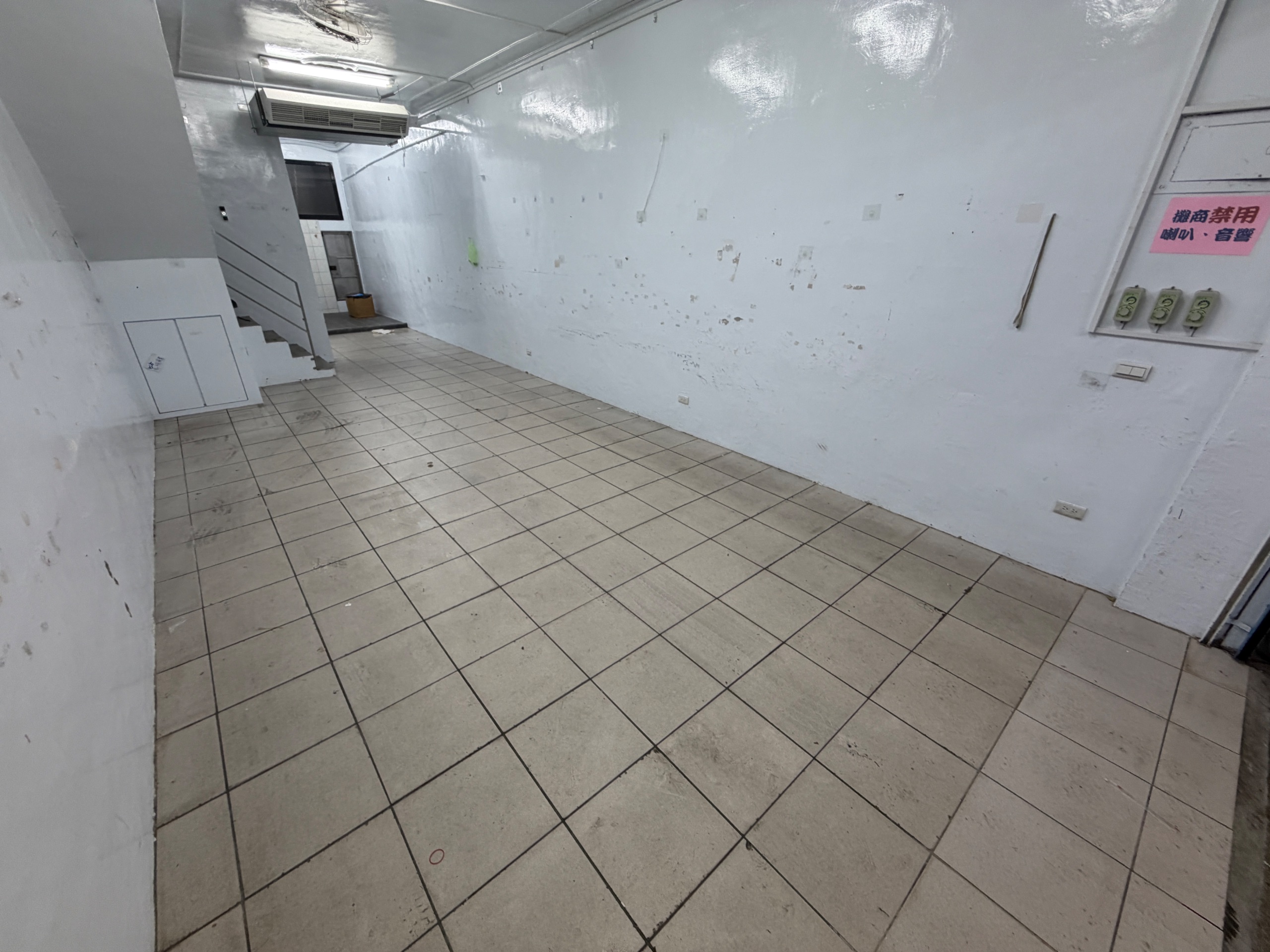 近捷運台北小巨蛋【秒殺店面】組頭★有人潮★中崙商圈（第1張）