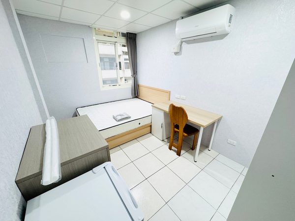 捷運南京復興5分【超值雅房】全新裝潢★採光優★限女性