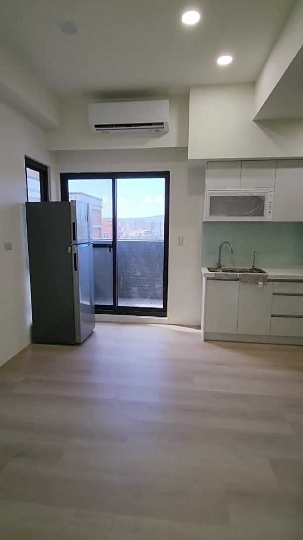 蘆洲全新《鴻悅玖馥》1房1廳｜全新家電有陽台｜禁寵菸可租補