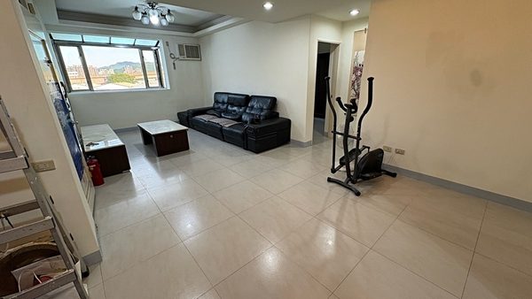 新店安忠路公寓4樓自租（近安康路交通便利）