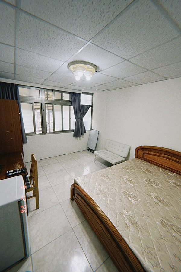 莊敬路松仁路口優質採光套房房東自租